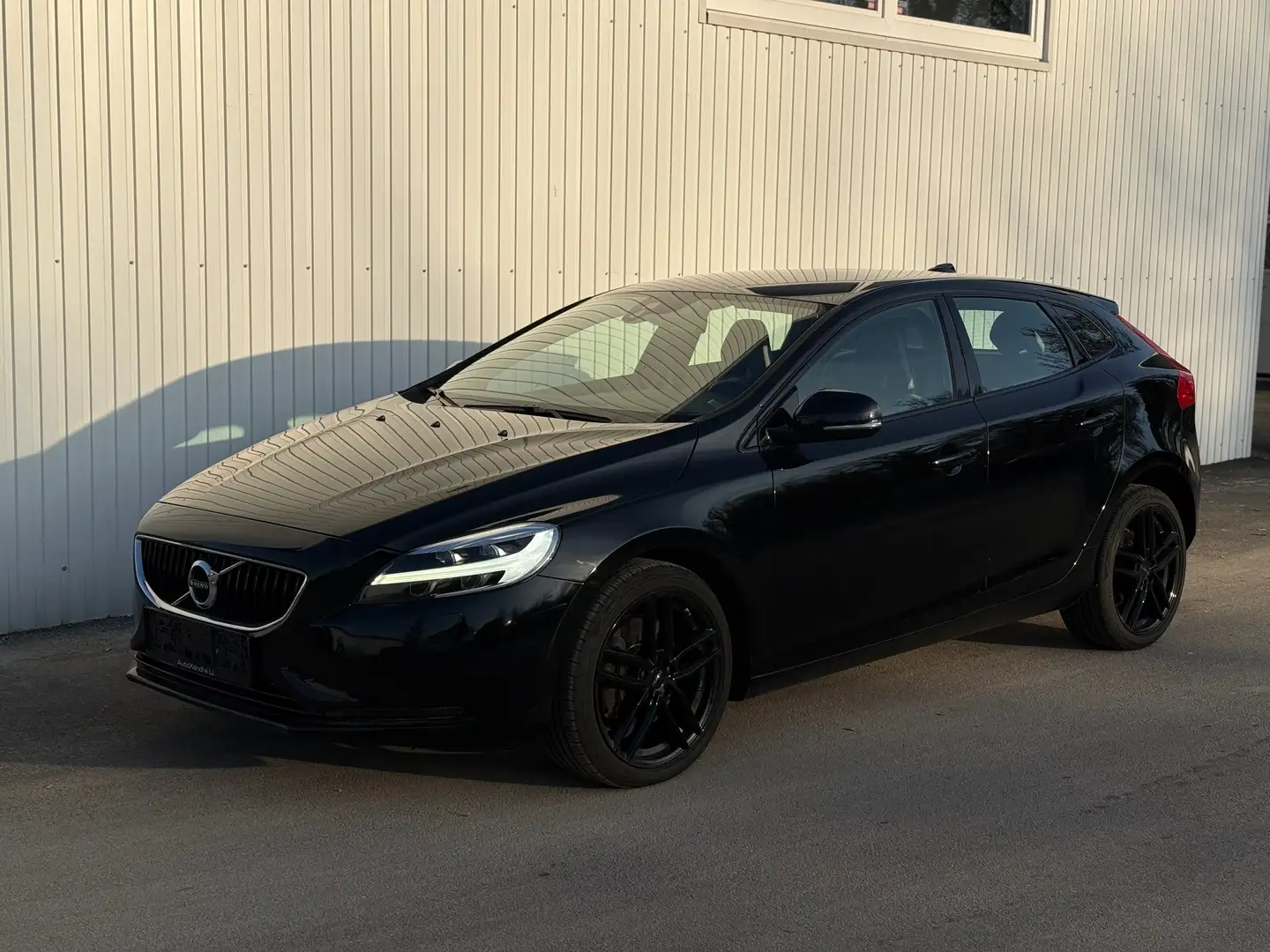 Volvo V40 Linje Svart*Sitzhzg* Schwarz - 1