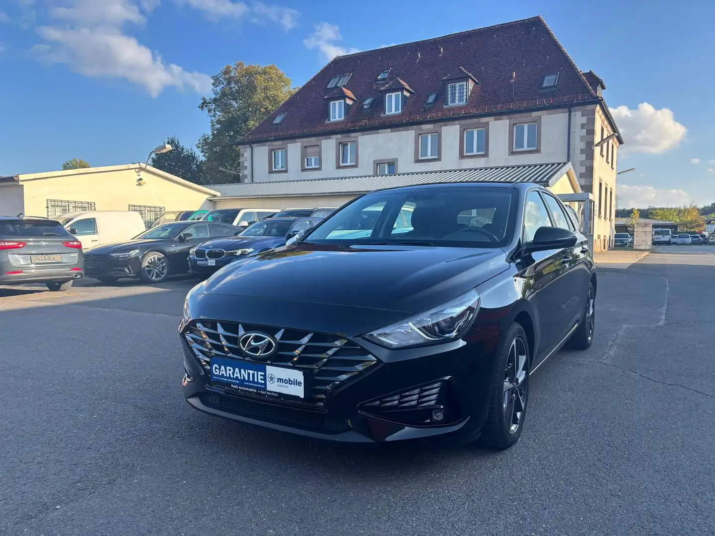 Hyundai i30 Trend Mild-Hybrid Aut.-SHZ-KAMERA-TEMP.- Schwarz - 1