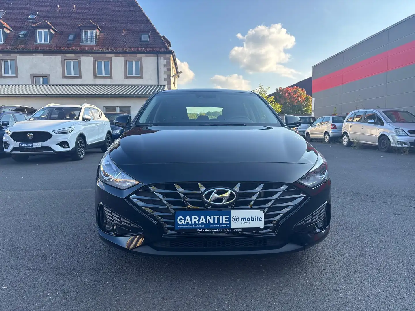 Hyundai i30 Trend Mild-Hybrid Aut.-SHZ-KAMERA-TEMP.- Schwarz - 2