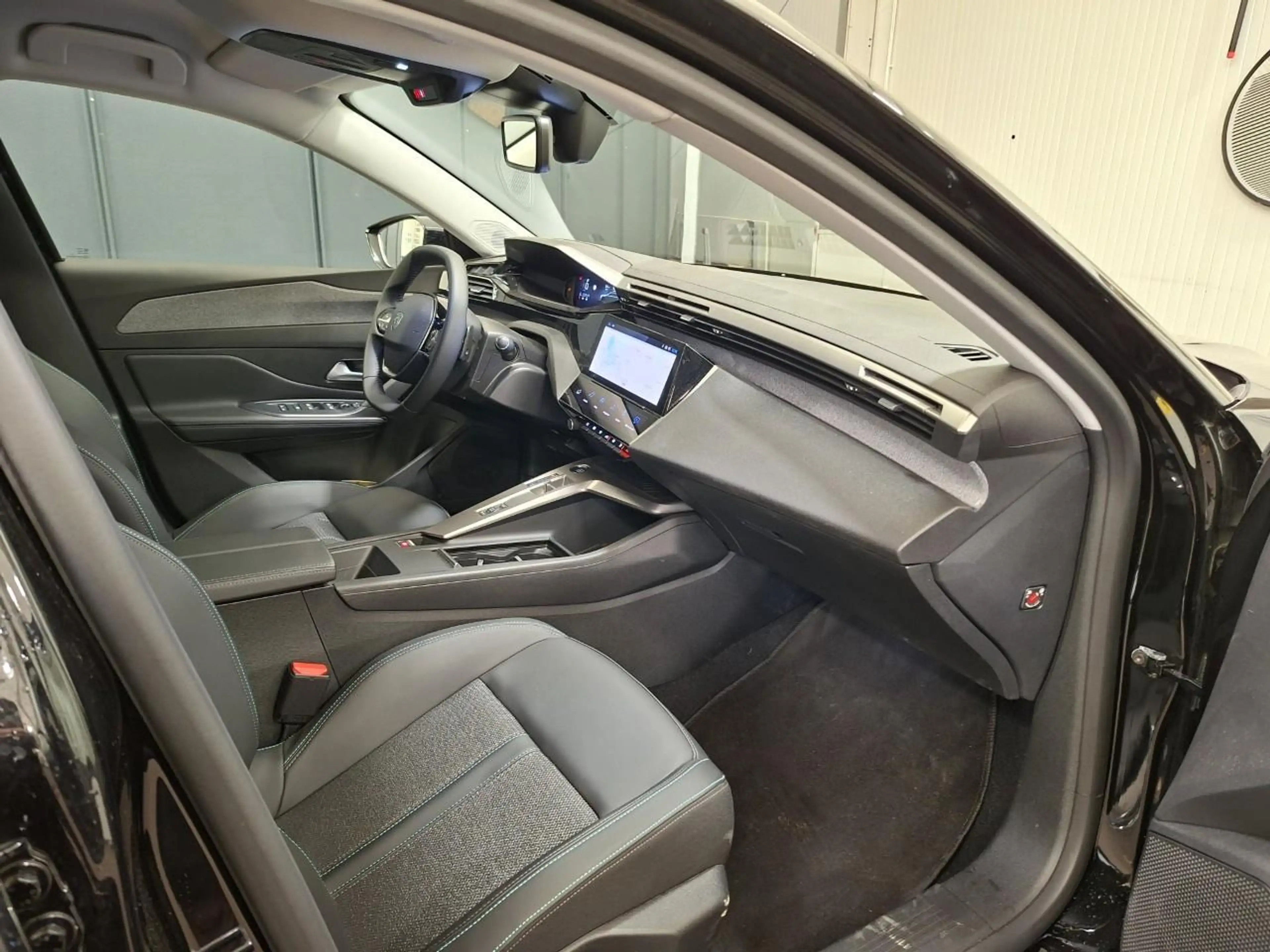 Peugeot 308 1.5 Blue-HDI EAT8*Allure*Navi*360°Kamera*Shz — photo 7
