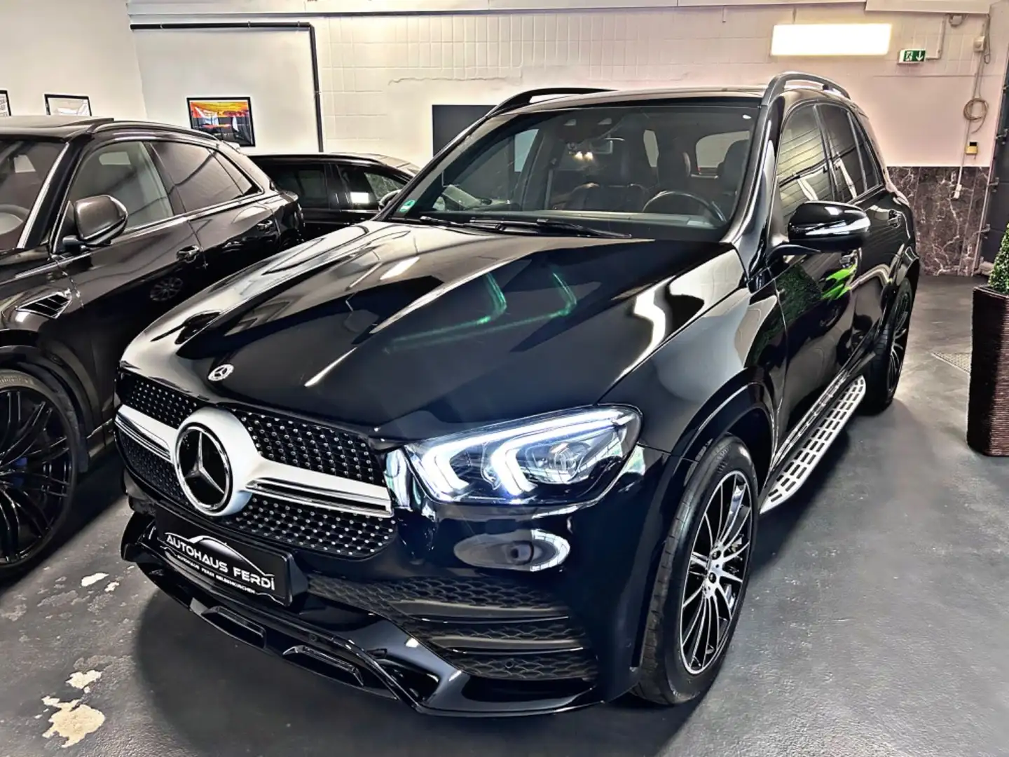 Mercedes-Benz GLE 350 de 4Matic AMG Distronic Night Paket 360° Zwart - 1