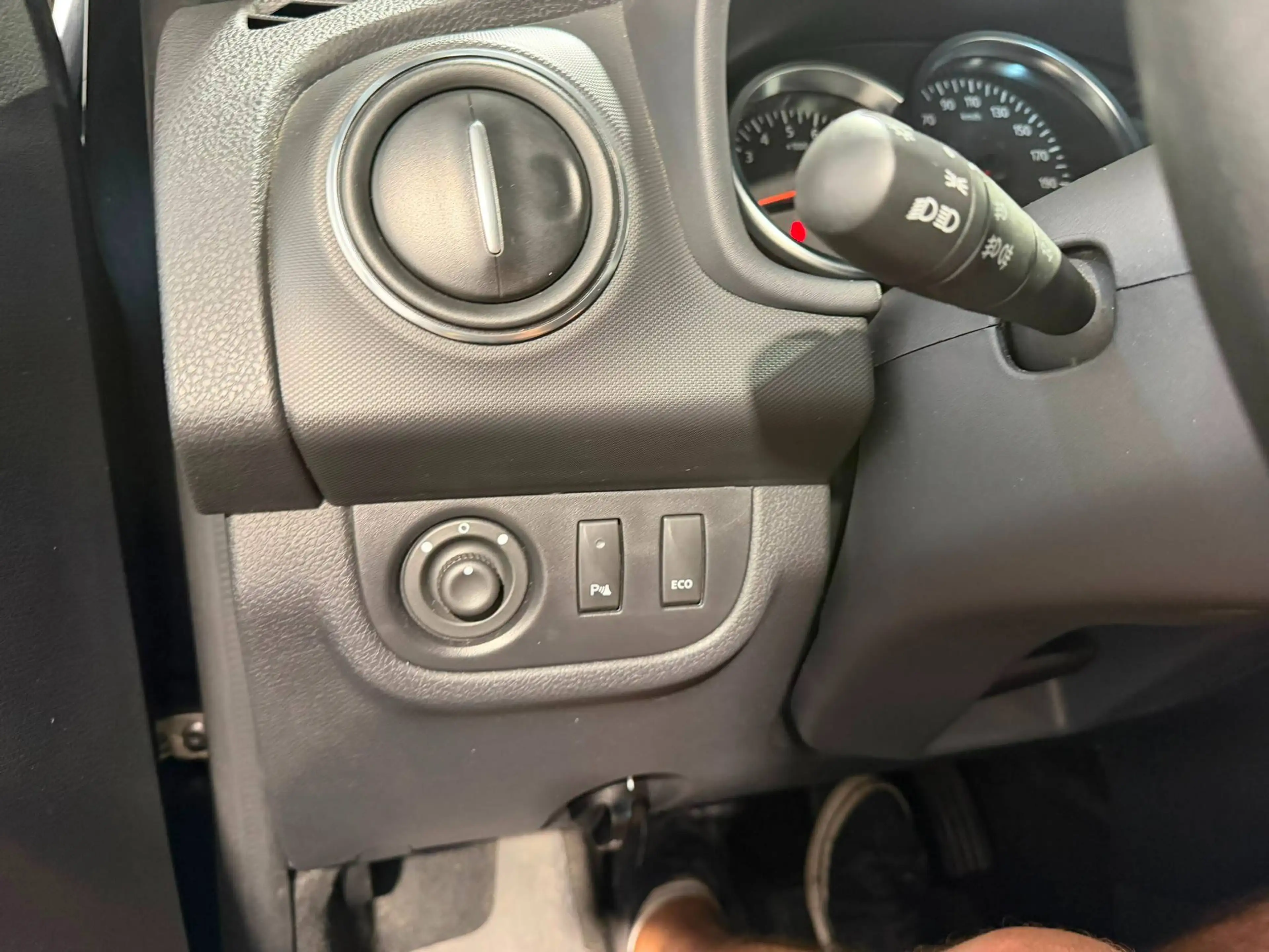 Dacia Logan Logan 0.9 TCe Lauréate (EU6.2) — photo 11