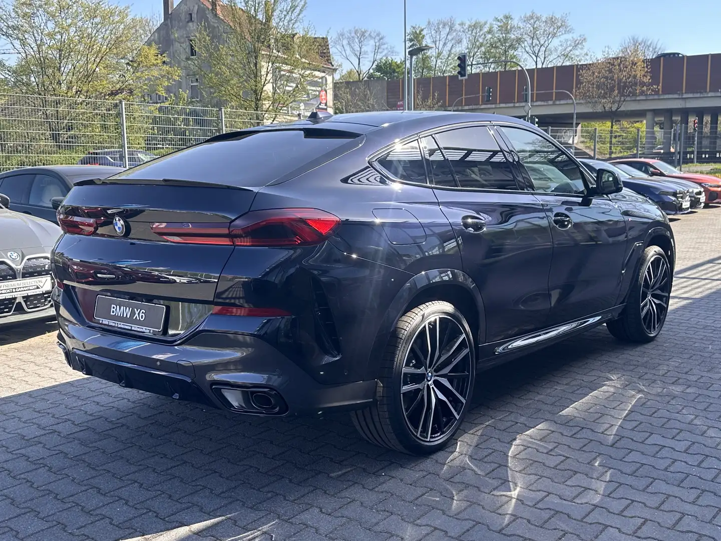 BMW X6 xDrive30d M Sport PRO //Pano Sitzbelüft. AHK Schwarz - 2