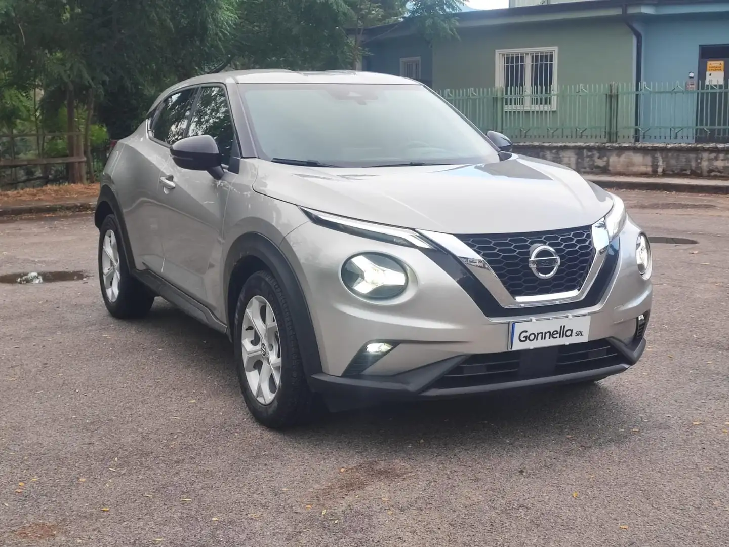 Nissan Juke 1.0 dig-t N-Connecta 117cv dct Argento - 1