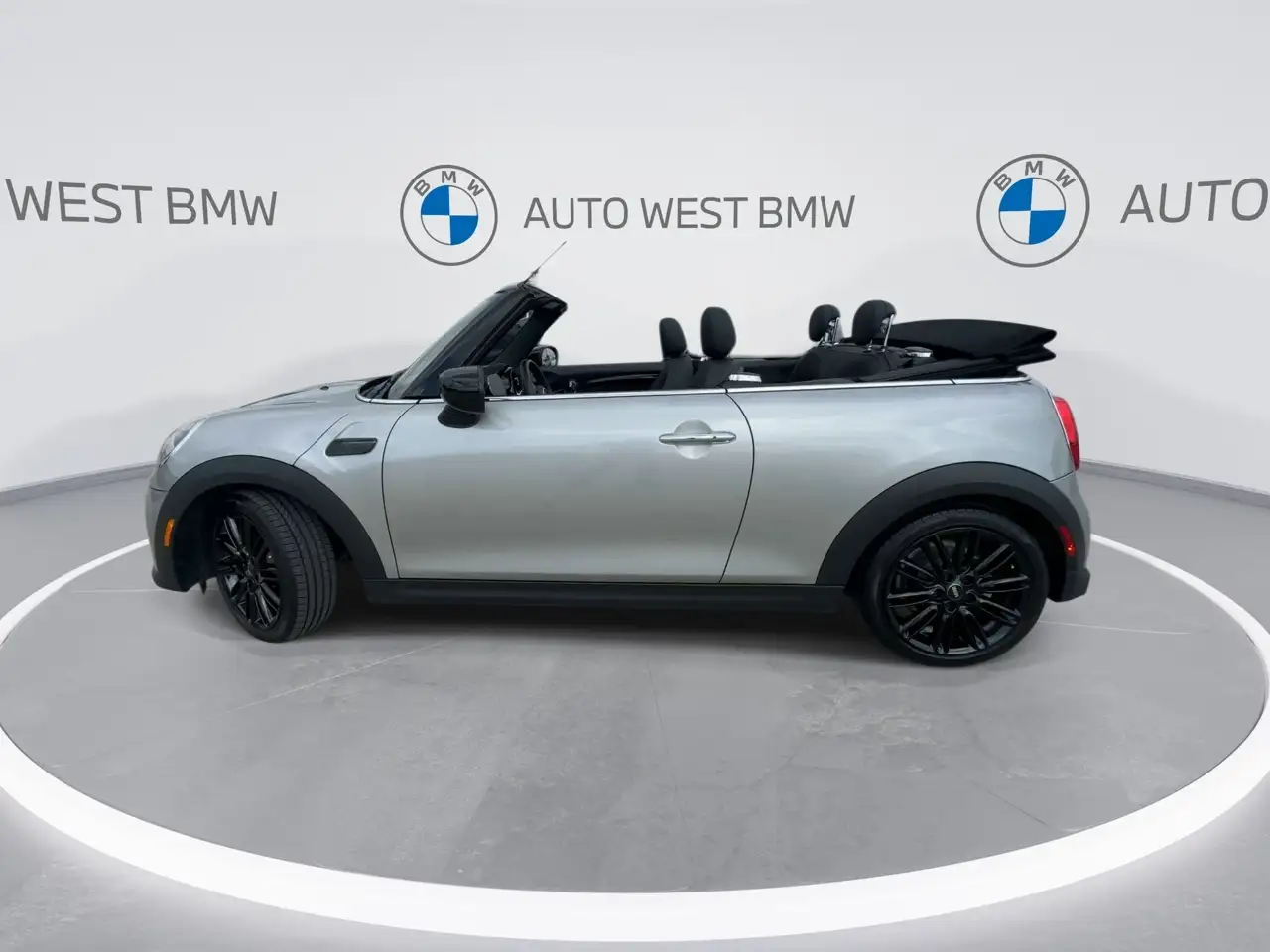 MINI Convertible снимка MINI Convertible