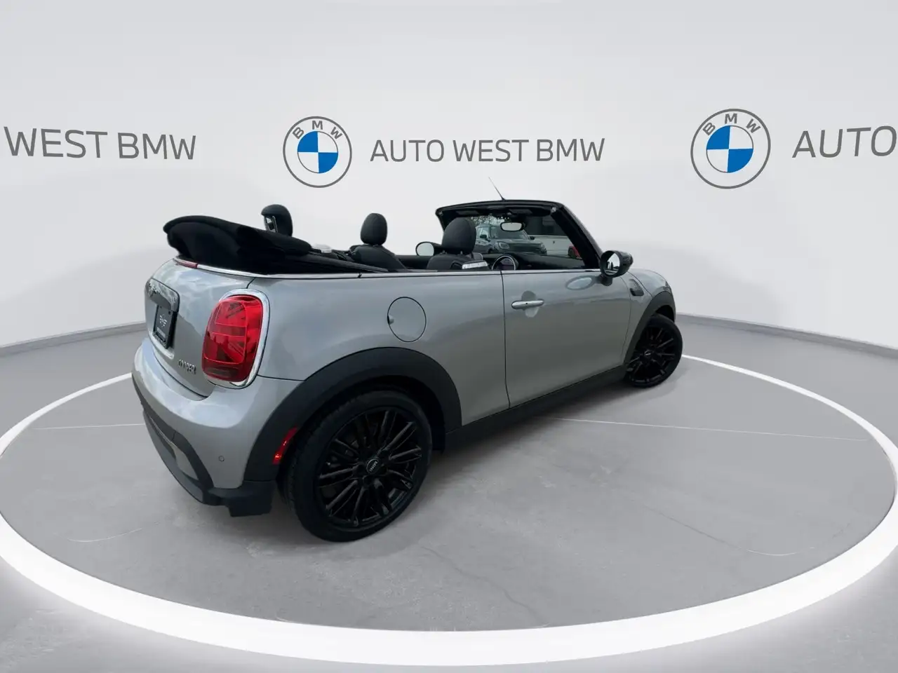 MINI Convertible снимка MINI Convertible