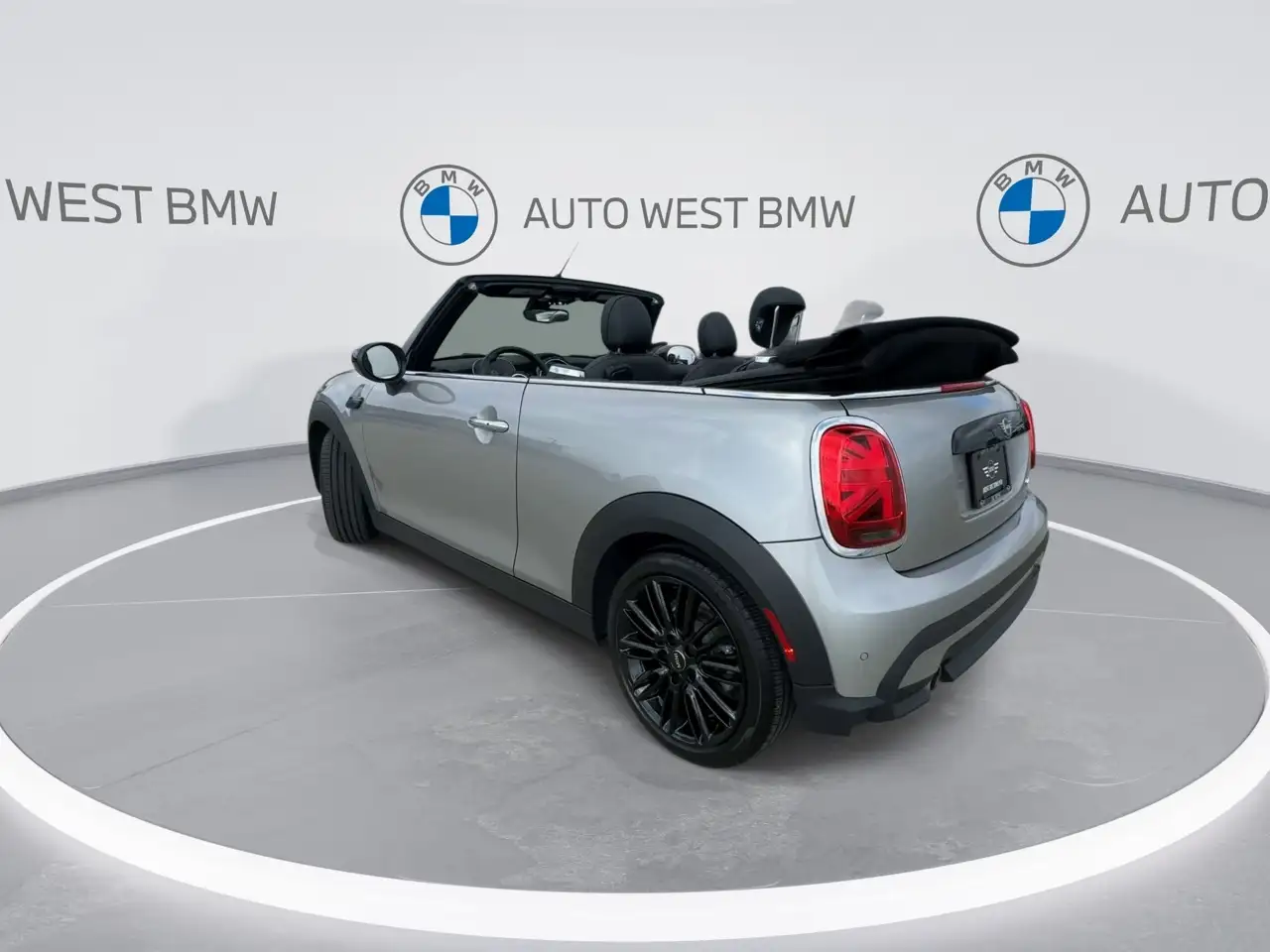 MINI Convertible снимка MINI Convertible