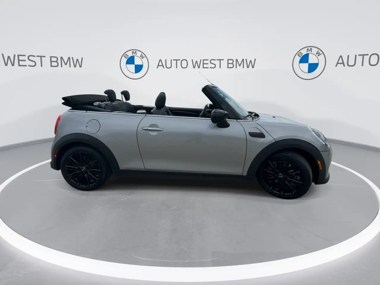MINI Convertible снимка MINI Convertible