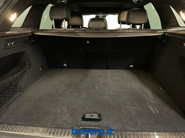 Mercedes-Benz 300 view 8
