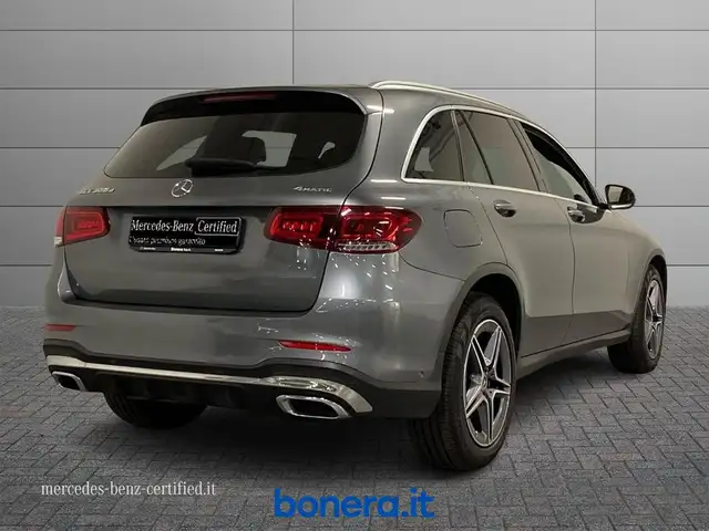 Mercedes-Benz 300 view 2