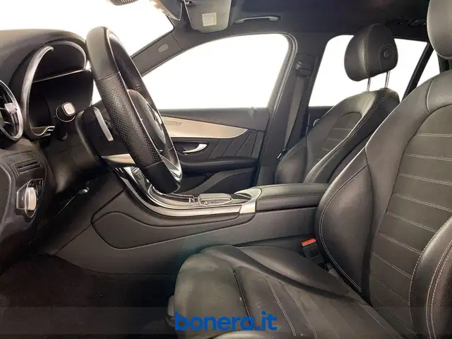 Mercedes-Benz 300 view 10