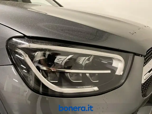 Mercedes-Benz 300 view 7