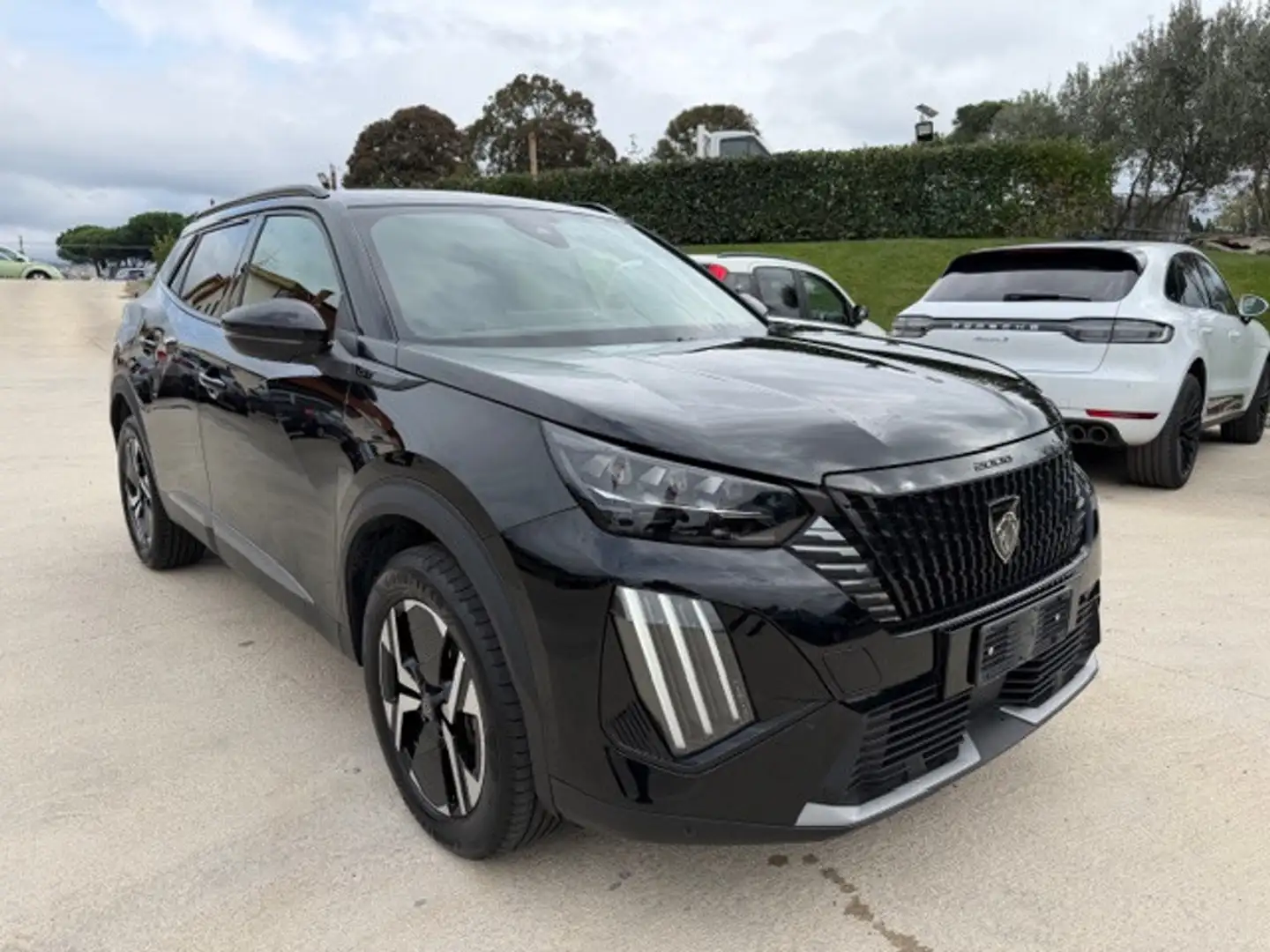Peugeot 2008 2008 PureTech 130 S&S EAT8 GT Nero - 2