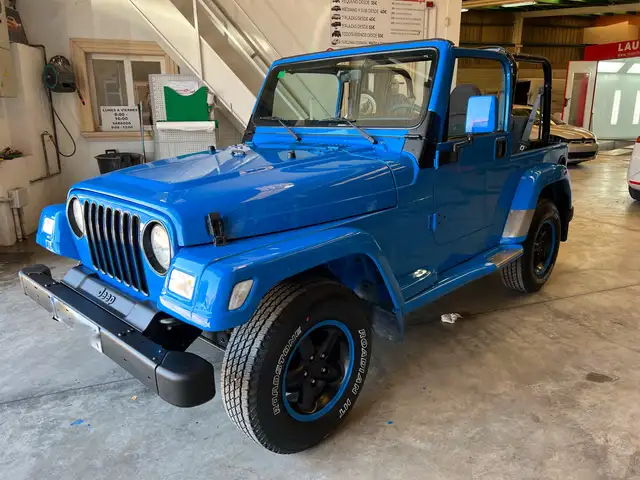 Jeep Wrangler 4.0L Sport