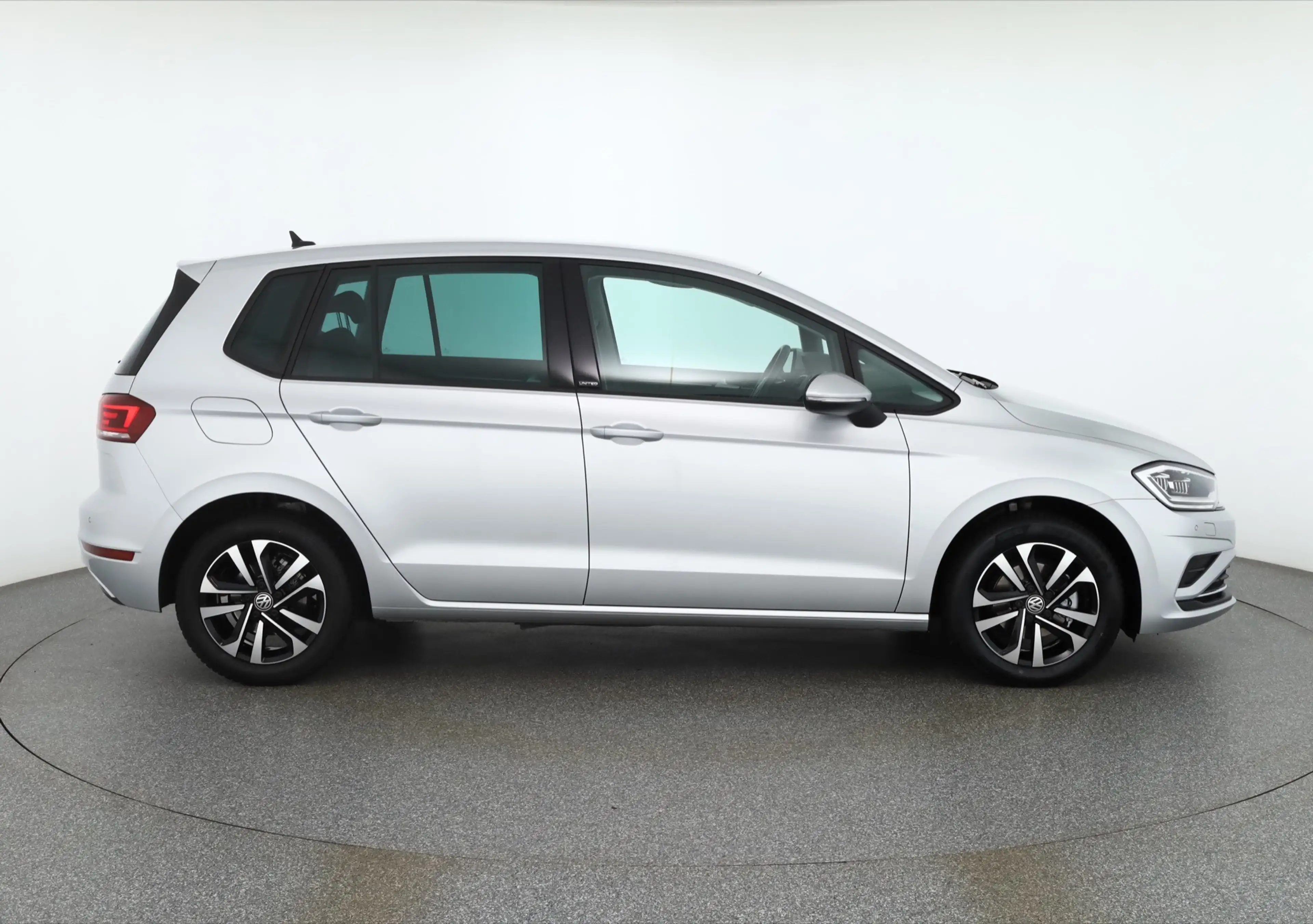 Volkswagen Golf Sportsvan Golf VII 1.0 TSI Sportsvan United LED Tempomat — photo 6