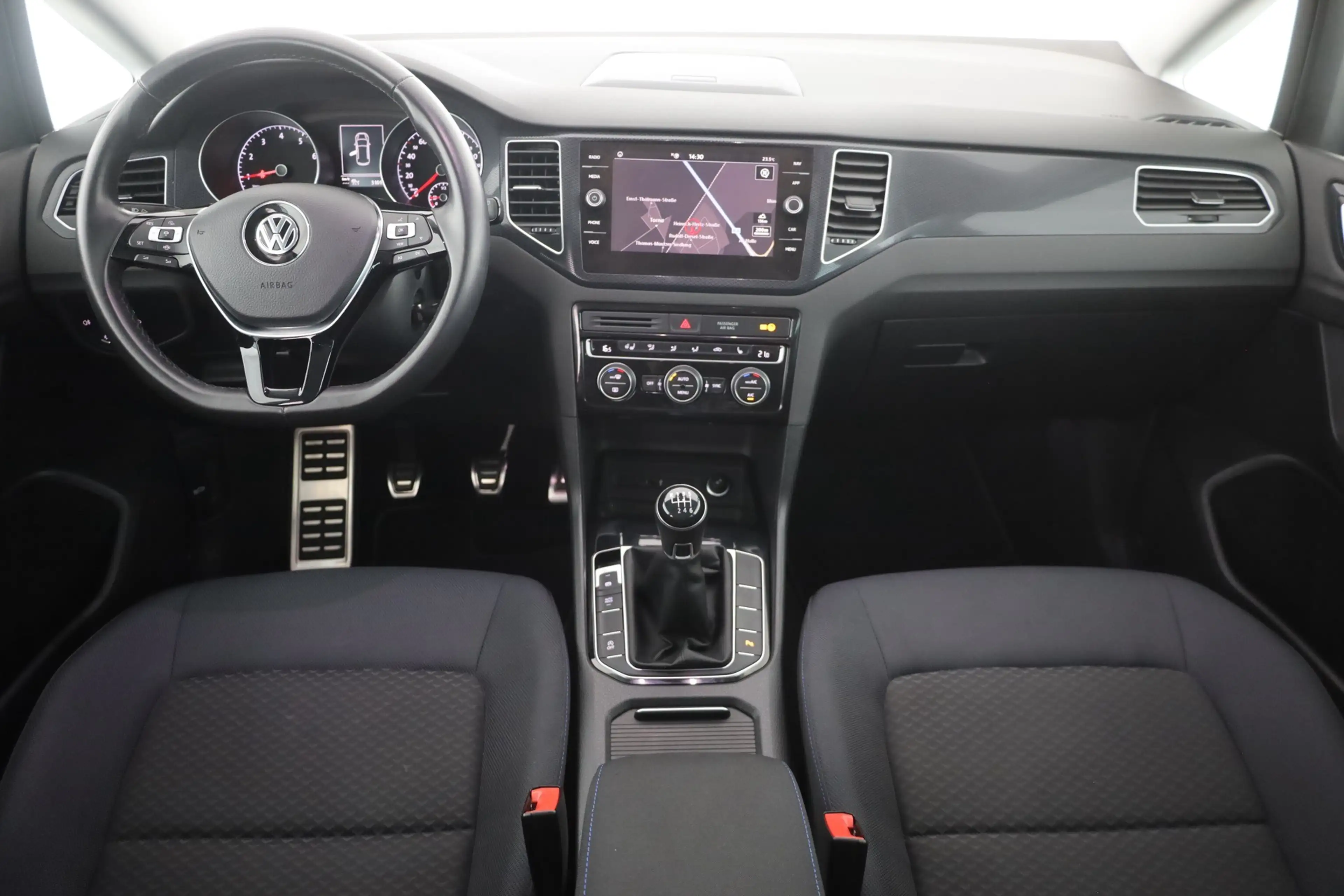 Volkswagen Golf Sportsvan Golf VII 1.0 TSI Sportsvan United LED Tempomat — photo 9