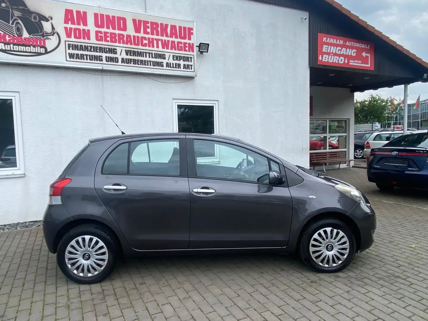 Toyota Yaris Life 1.0 VVT-i Klimaautomatik/5türig/EURO5 Gris - 2
