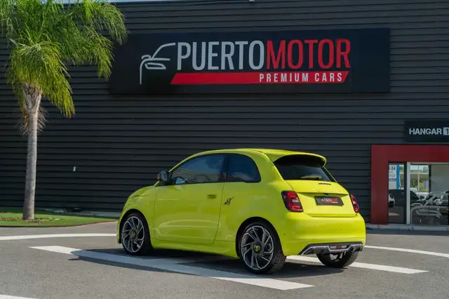 Abarth 500 view 4