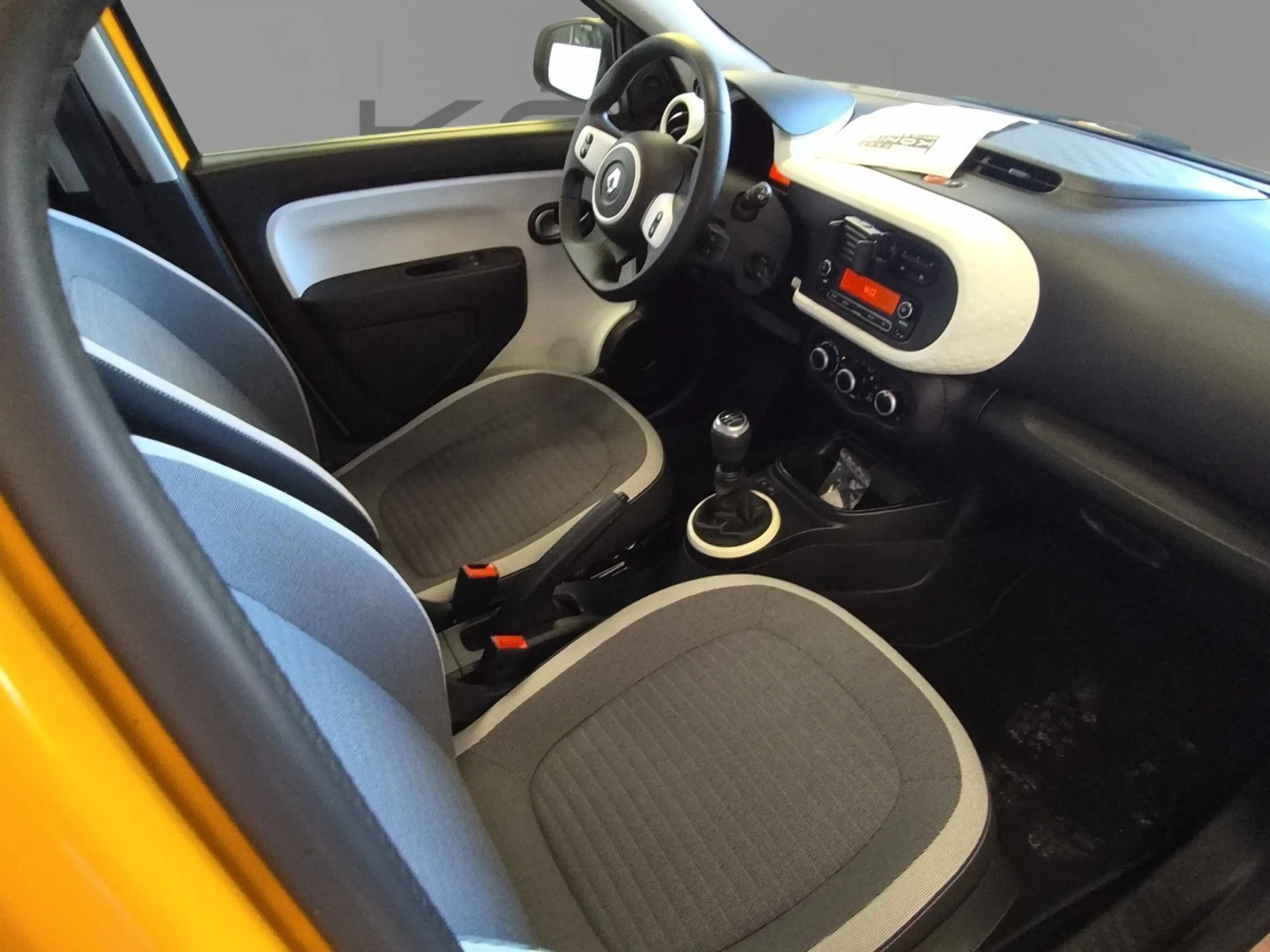 Renault Twingo LIMITED SCe 75 Klima Radio ESP LED — photo 7