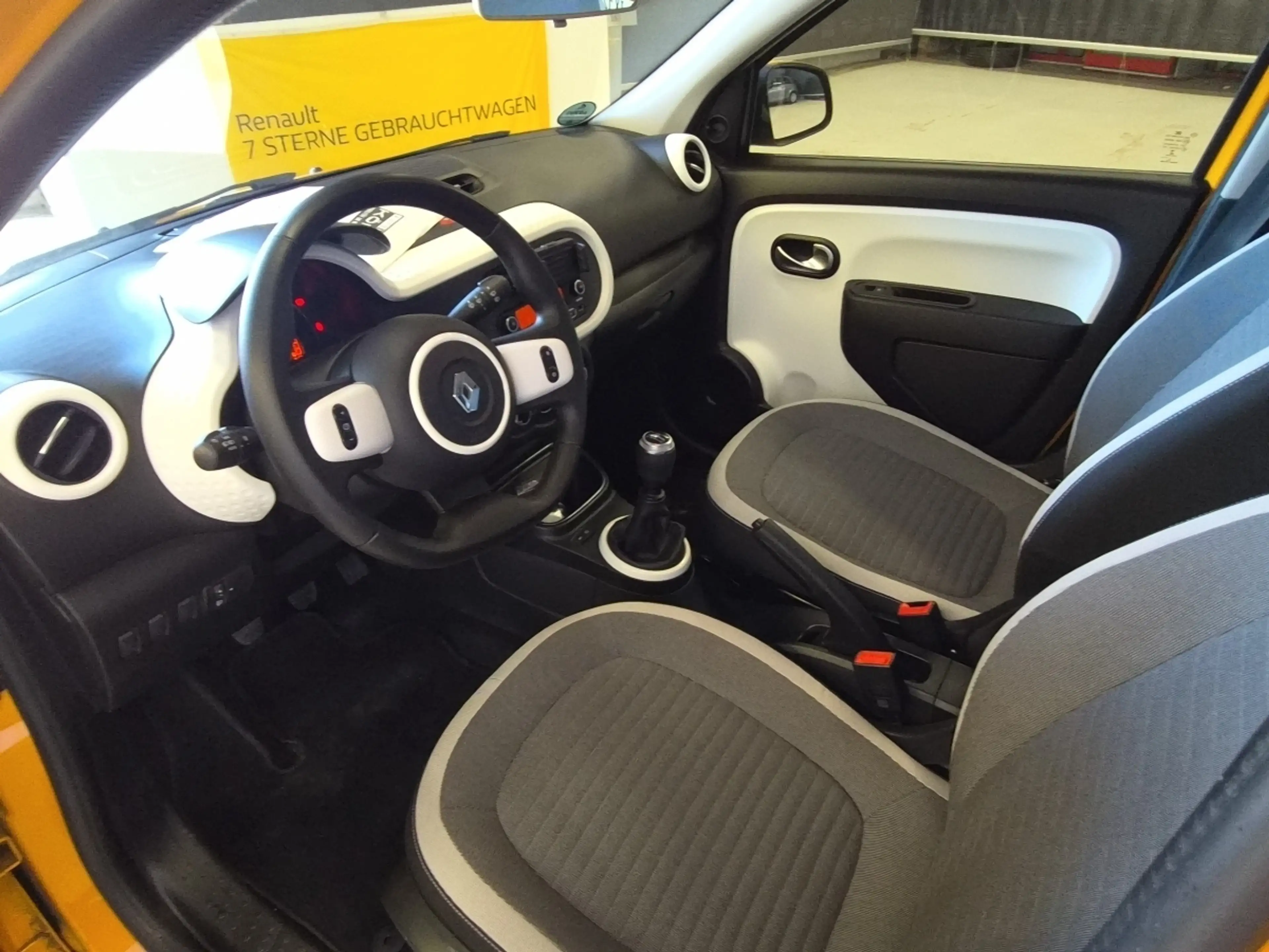 Renault Twingo LIMITED SCe 75 Klima Radio ESP LED — photo 10