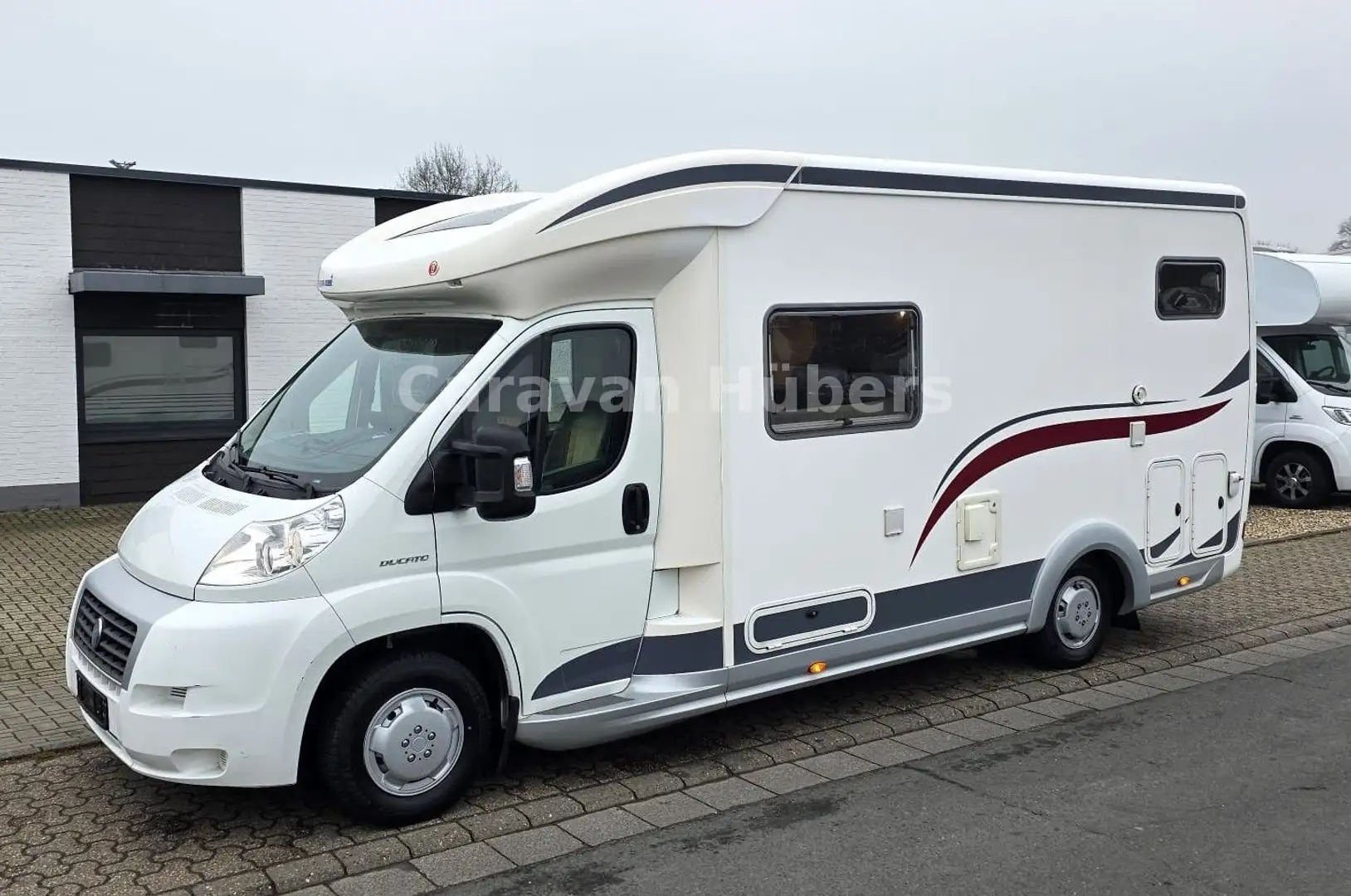 Euramobil Contura 660HB - Festbett - Solar - auto.Sat/TV Weiß - 1