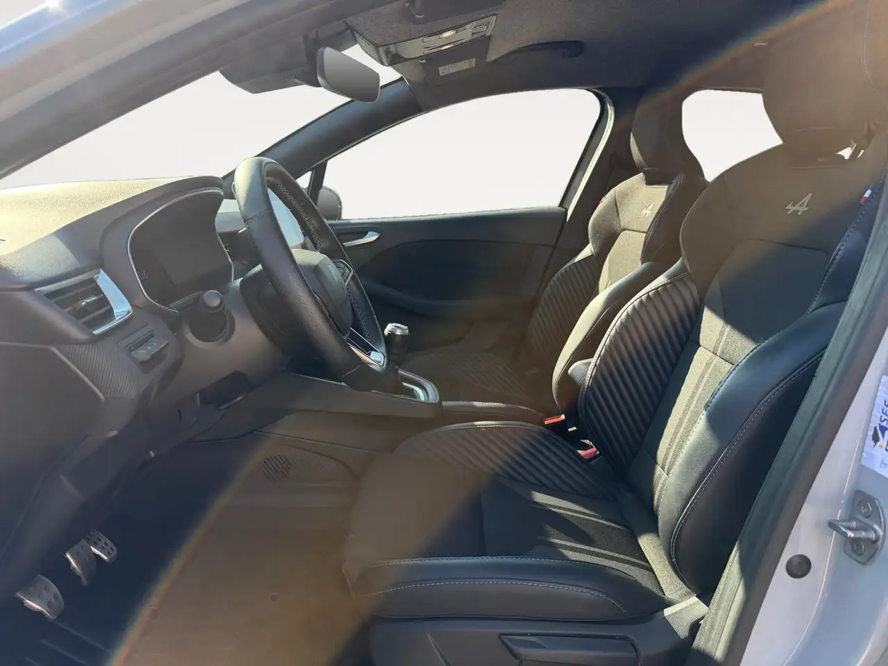 Renault Clio Citadine 5 portes — photo 10