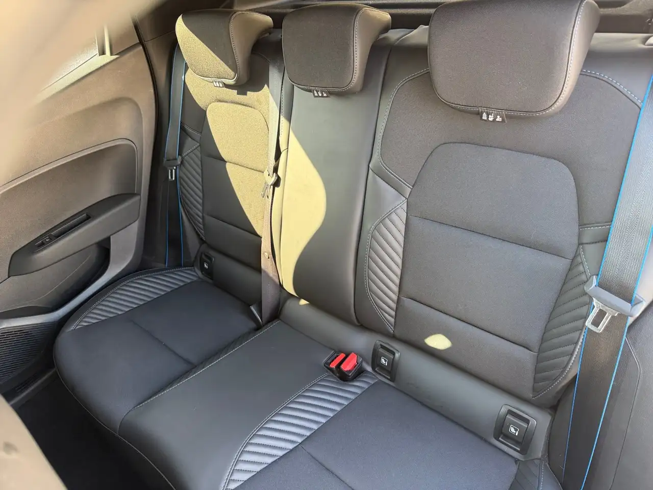 Renault Clio Citadine 5 portes — photo 11