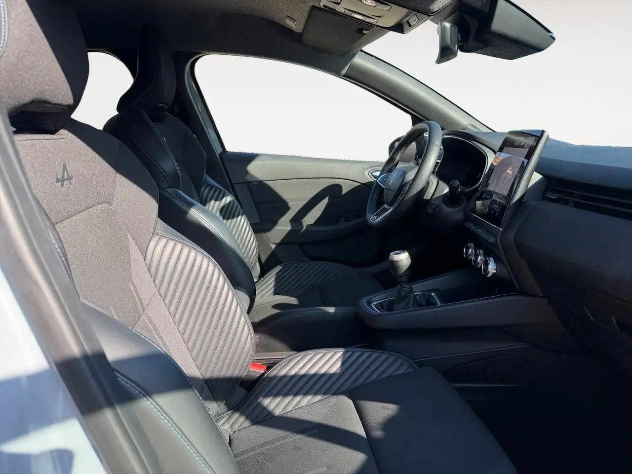 Renault Clio Citadine 5 portes — photo 12