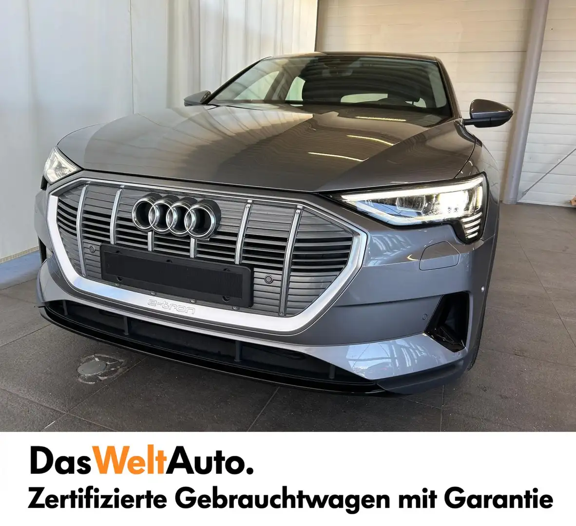 Audi e-tron 55 quattro 300 kW Business Grau - 2