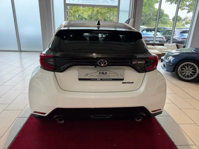 Toyota Yaris view 8