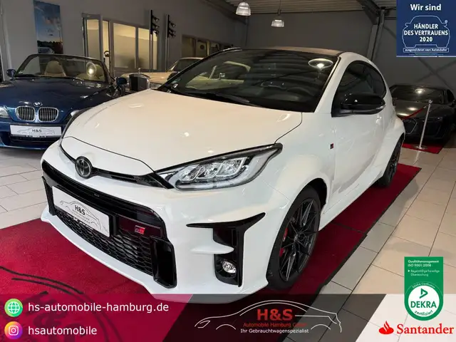 Toyota Yaris main image