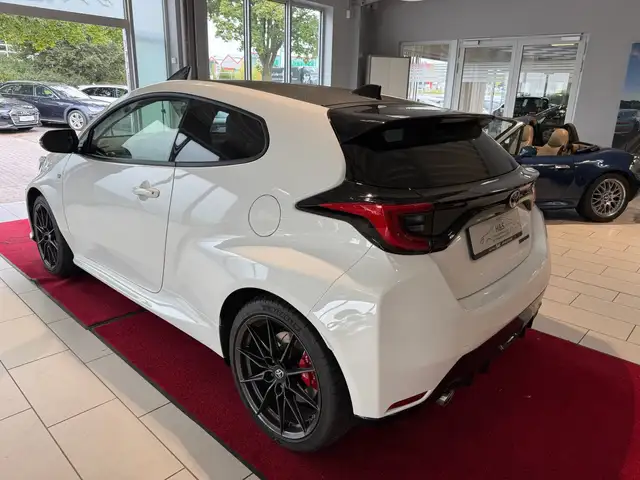 Toyota Yaris view 7