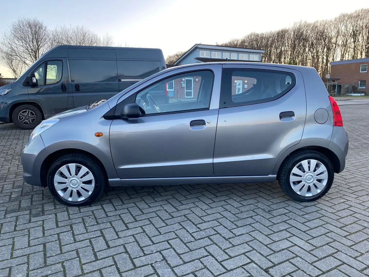 Suzuki Alto 1,0 2.Hand Klima Reifen Service Tüv NEU Grau - 2
