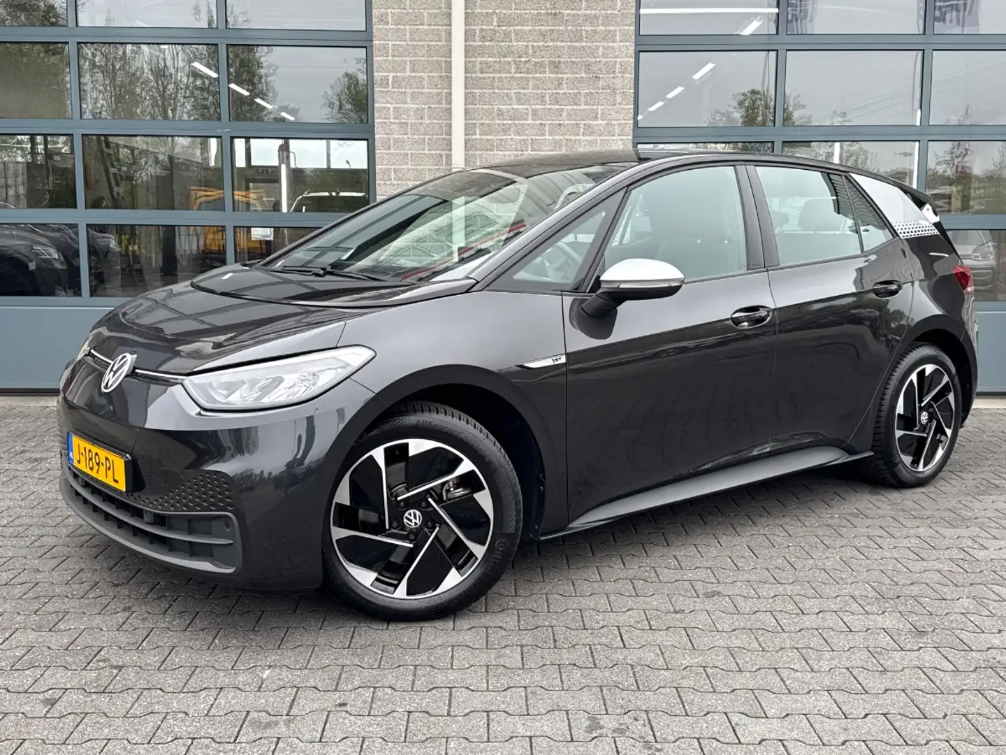 Volkswagen ID.3 First 58 kWh | 1E EIGENAAR | NAVI | CLIMA | Gris - 1