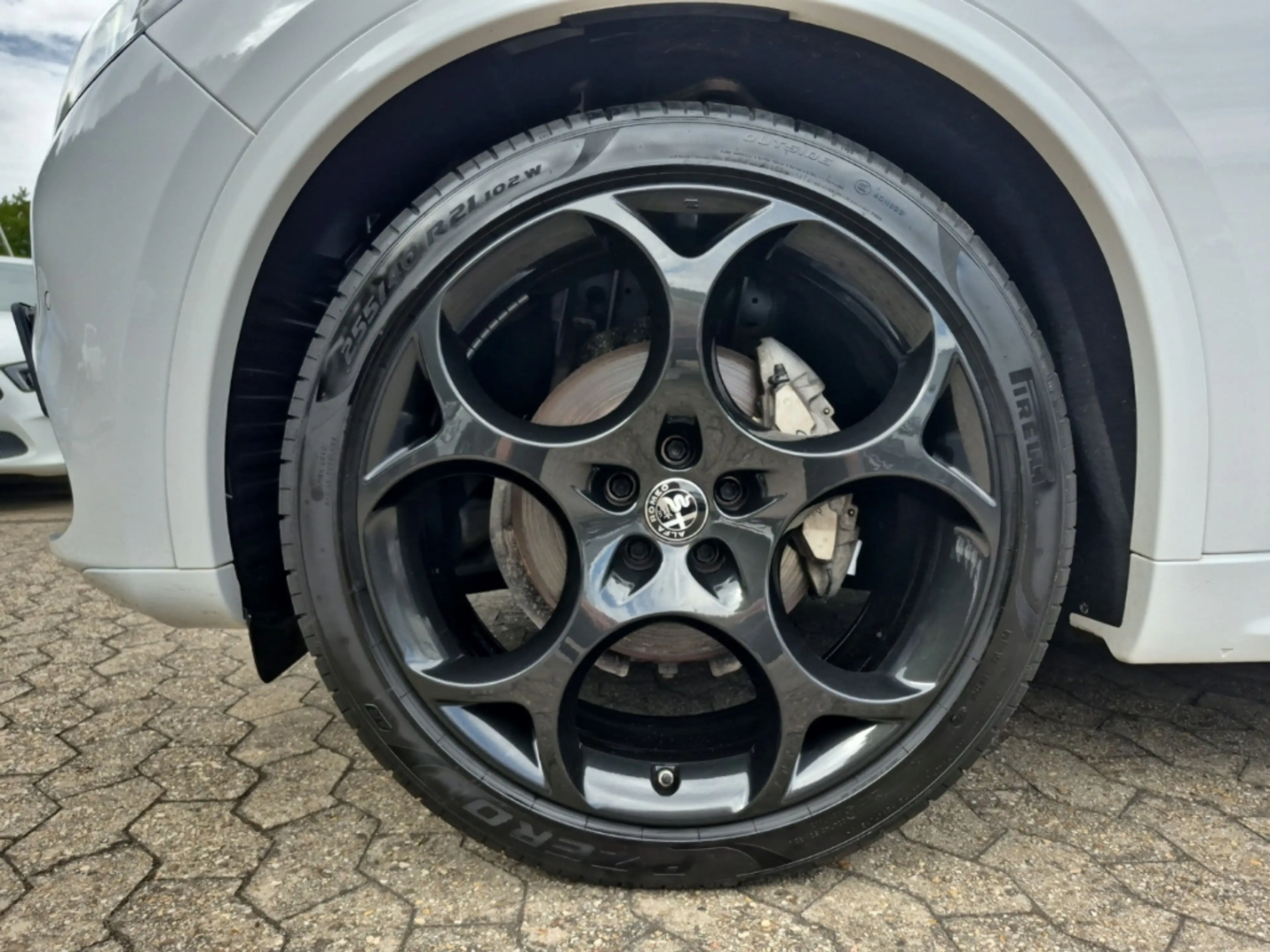 Alfa Romeo Stelvio Veloce Q4 21''LM-Turismo Navi Komfortpaket — photo 13