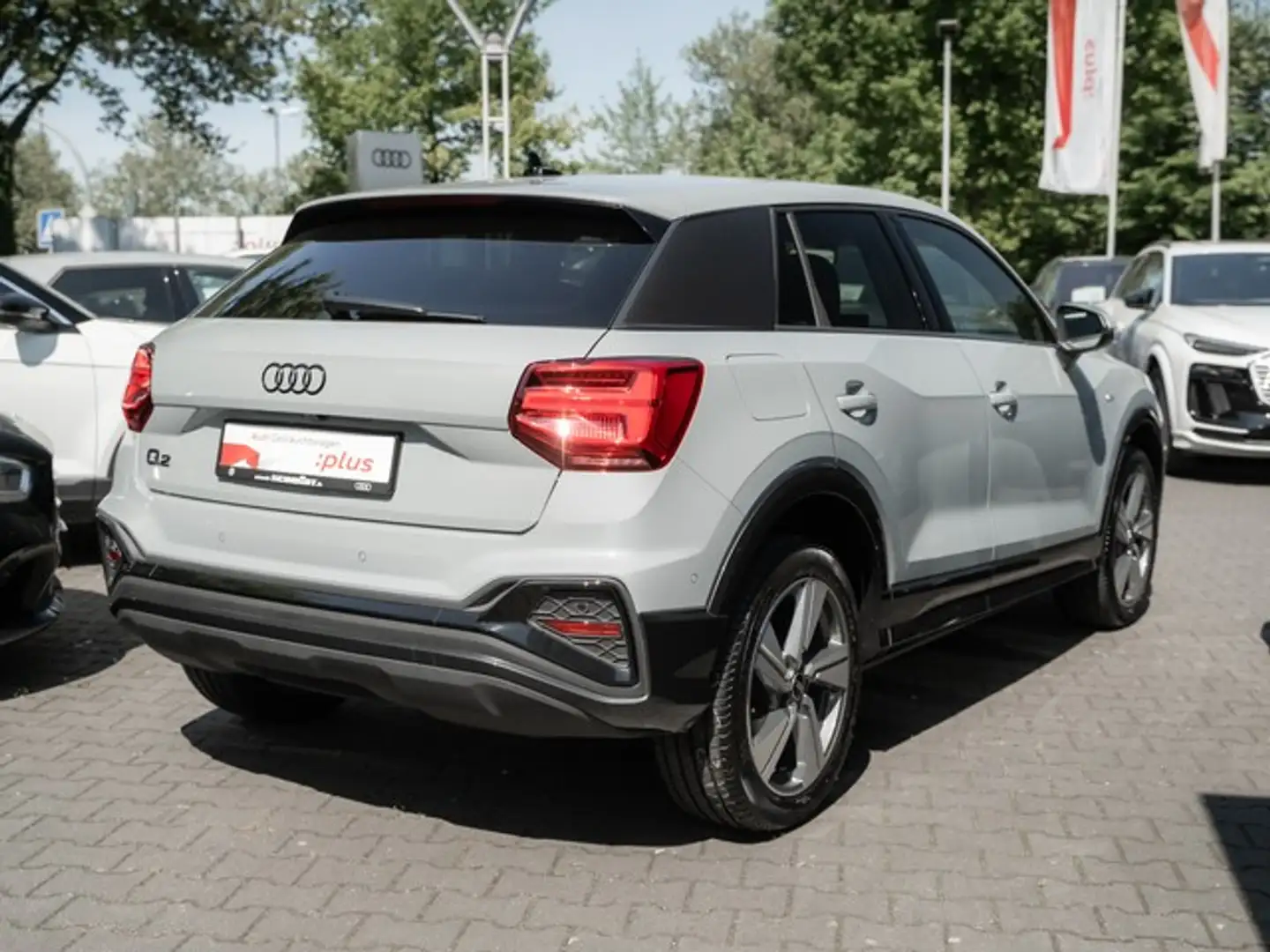Audi Q2 35 TFSI S line LM18 S line int. AHK Navi+ Kamer... Grau - 2