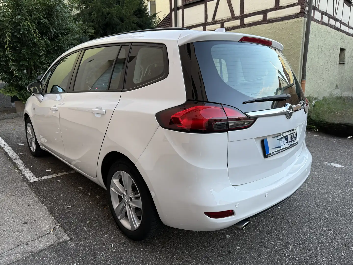 Opel Zafira Tourer 1.6 ECOTEC SiDi Turbo Automatik Weiß - 2