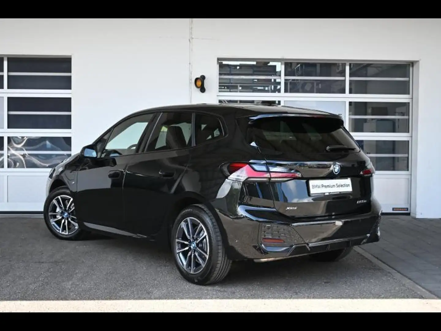 BMW 225 HYBRIDE - M SPORT xDrive Zwart - 2