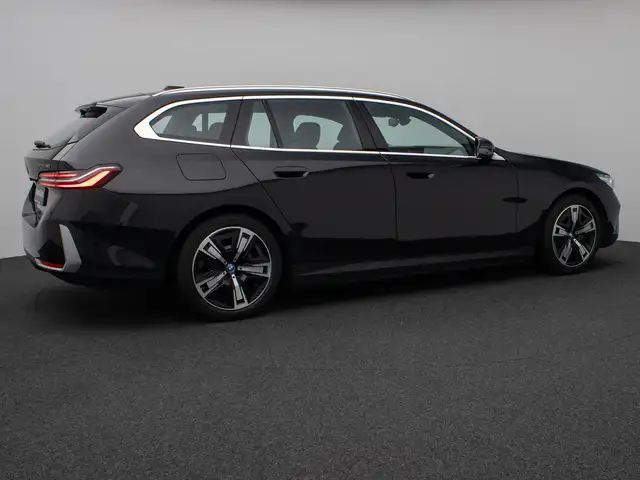 BMW I5 view 6