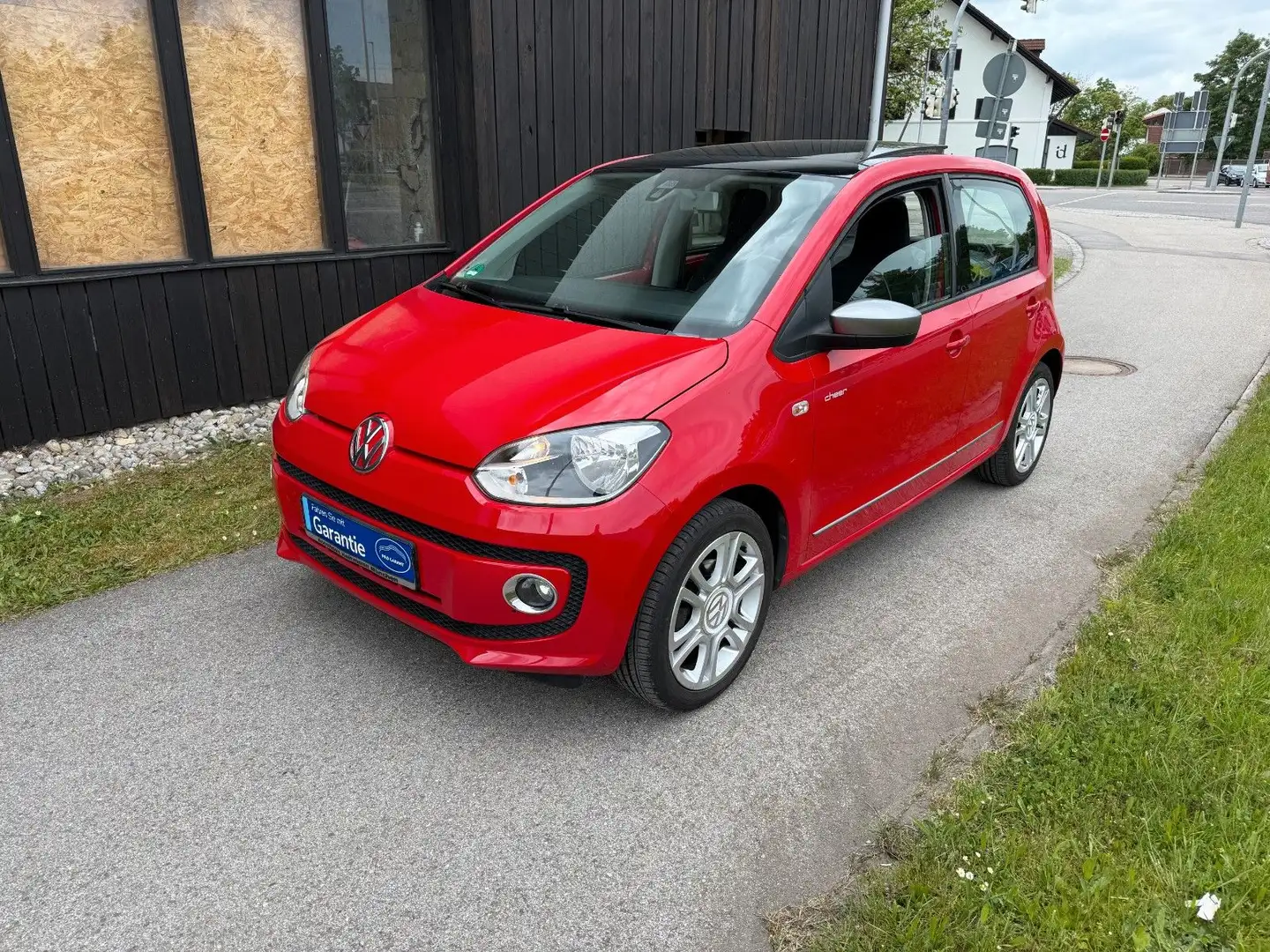 Volkswagen up! cheer up!*1HAND*TÜV 10/26*5TÜRIG* Rojo - 1