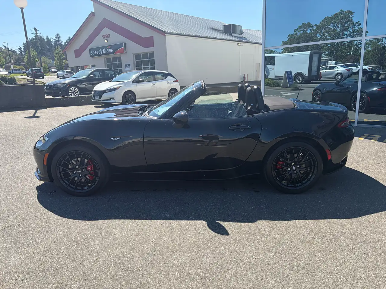 Mazda MX-5 Miata снимка Mazda MX-5 Miata