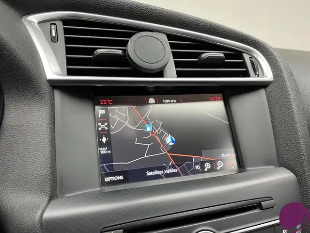 DS Automobiles DS 4 Crossback view 11