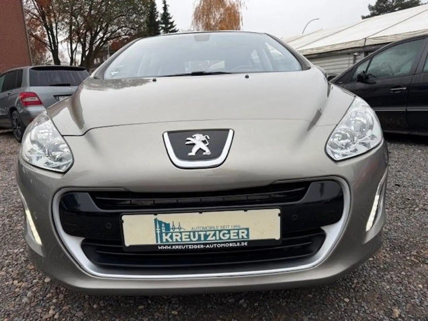 Peugeot 308 Allure --Automatik+Pano-- Grau - 2