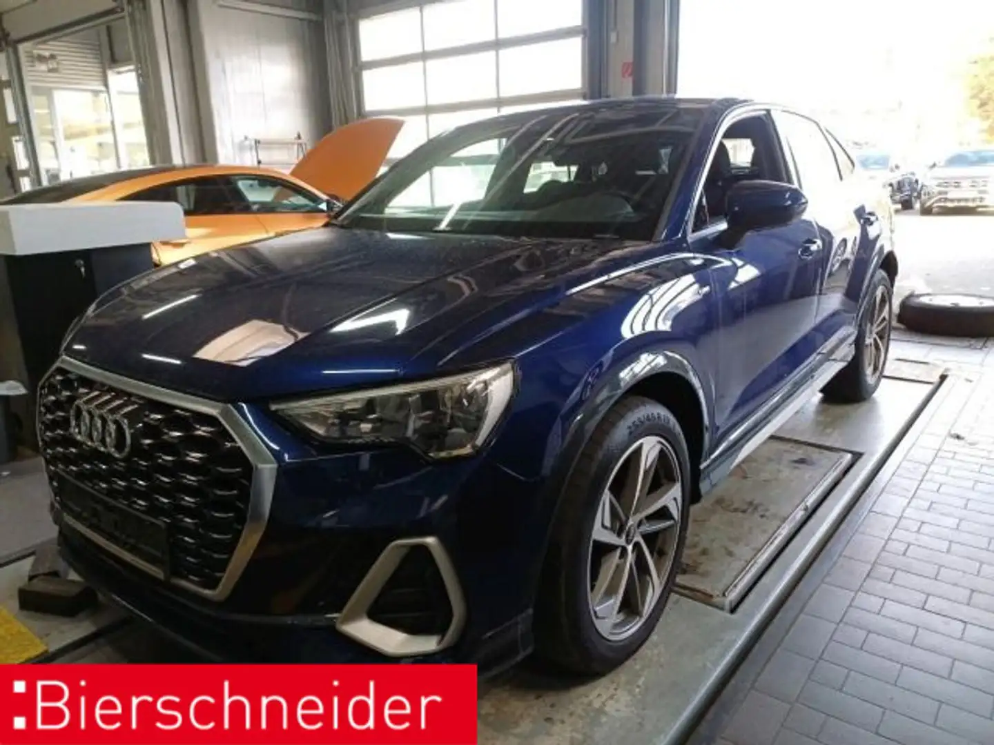 Audi Q3 35 TFSI S line AHK STAND NAVI 19 Blau - 2