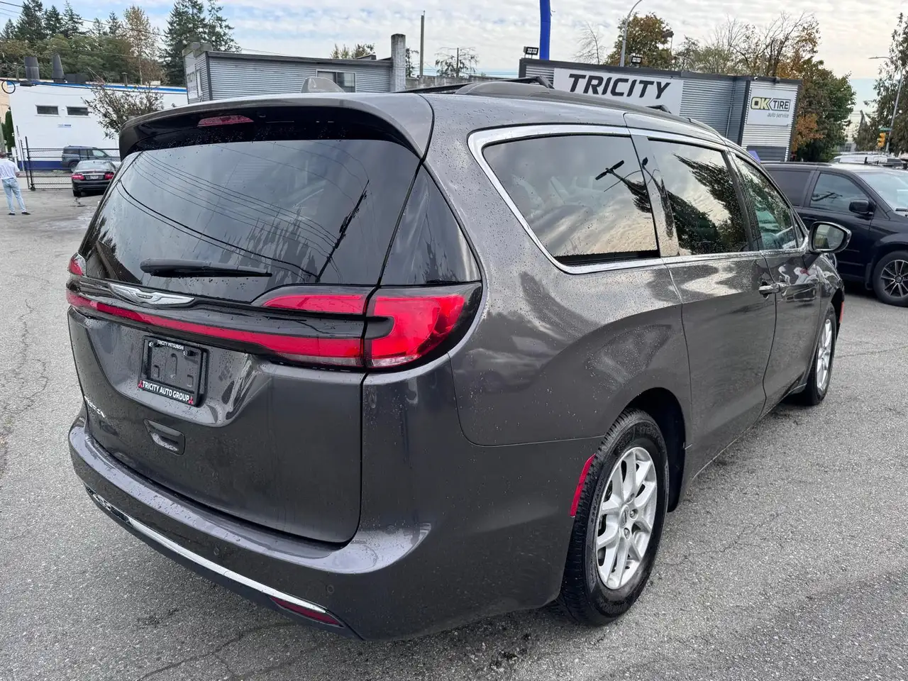 Chrysler Pacifica photo Chrysler Pacifica