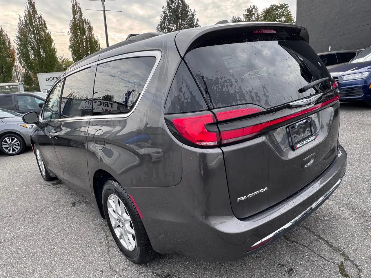 Chrysler Pacifica photo Chrysler Pacifica