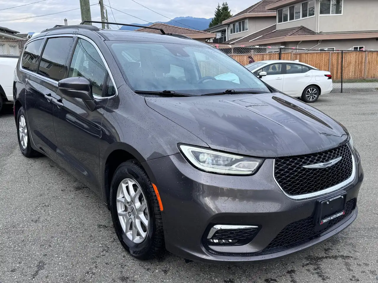 Chrysler Pacifica photo Chrysler Pacifica