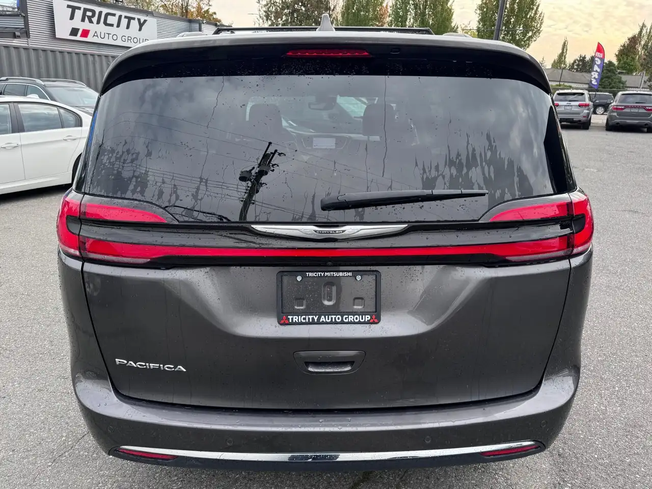 Chrysler Pacifica photo Chrysler Pacifica
