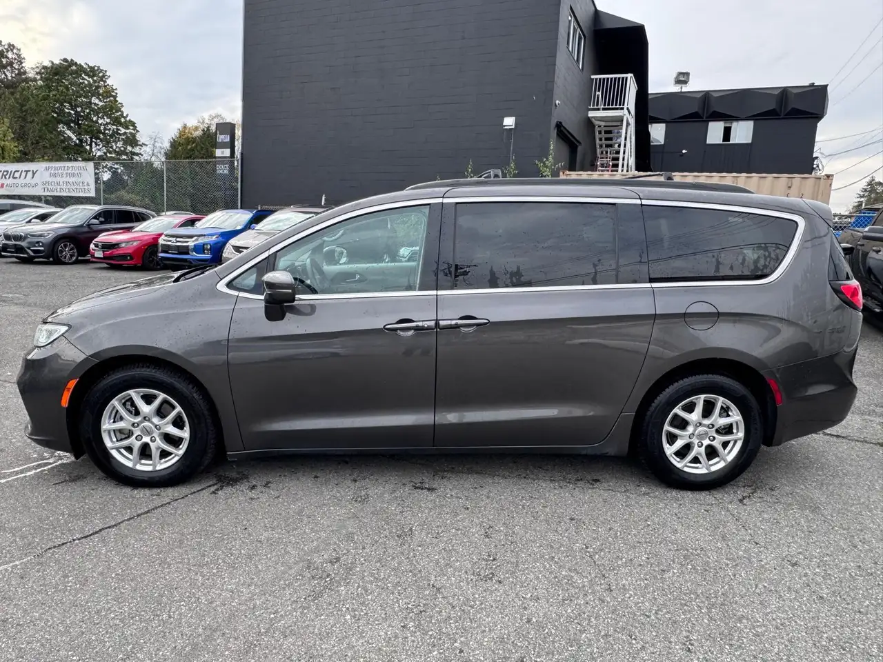 Chrysler Pacifica photo Chrysler Pacifica