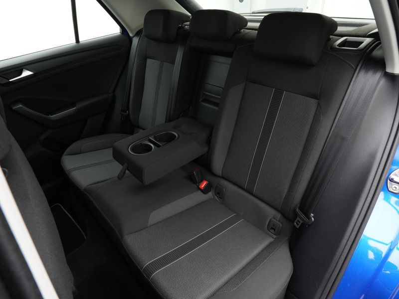 Volkswagen T-Roc 1.5 TSI 150pk Life | Adaptive Cruise | LED |  App- — photo 9
